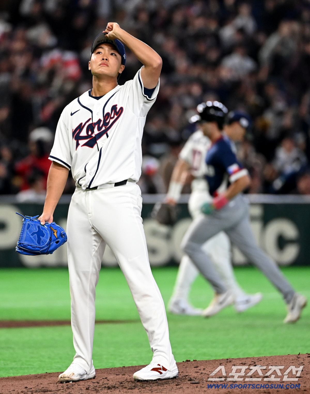 류현진 "우주야 S 던져" 따끔한 조언…'구속 1위' 찍고도, 볼볼볼 화…