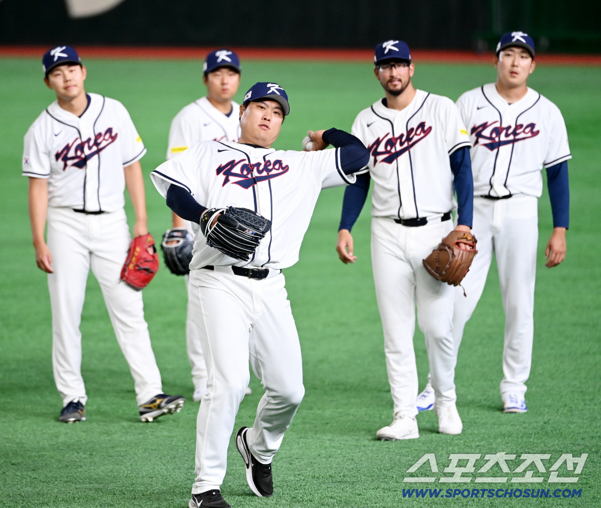 류현진 "우주야 S 던져" 따끔한 조언…'구속 1위' 찍고도, 볼볼볼 화…