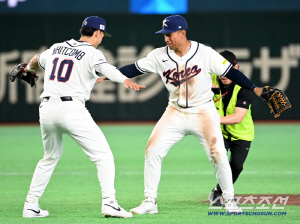 '한국 좀 치네' 외신도 감탄! '4홈런 폭발' 17년만 대기록…'좋은 출발' 기세 몰아 일본까지 잡는다