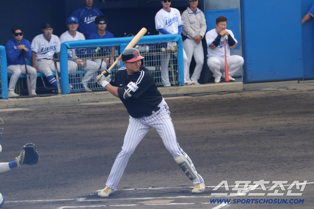 2G 4안타 1홈런 폭발中 김현수 공백 메울자 인정. "1군 시합만으로도…