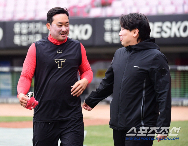 '몰래 온 손님'의 극찬, "숨 막히는 타선 업그레이드, LG와 함께 2…