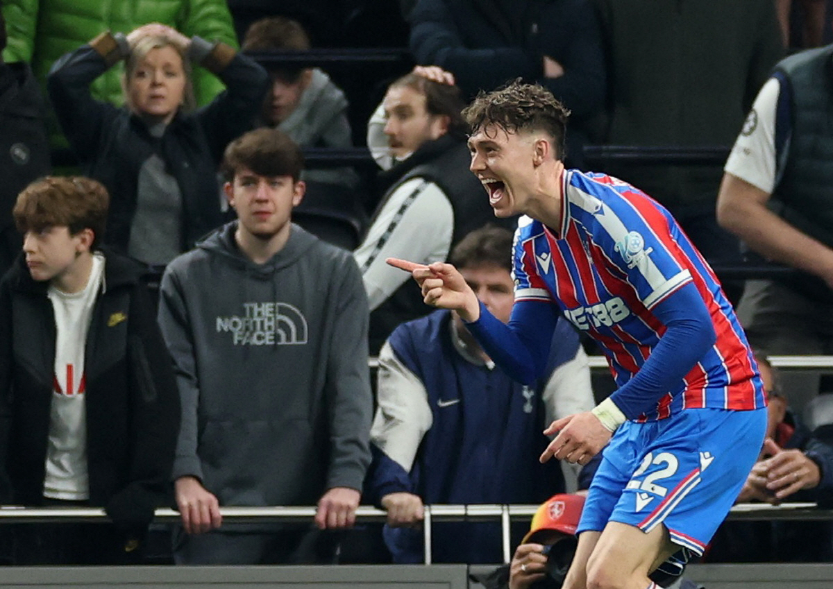 '흥민아 우리 정말 망했다' 패패패패패 토트넘, 판 더 펜 퇴장+와르르 …