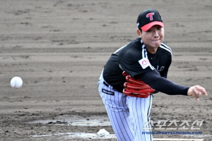 150㎞ 직구 10개로 삼자범퇴라니... 트레이드 3년만에 복덩이될까. 