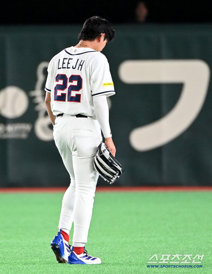 "부었다" 왼발 꺾인 이정후 주저앉자, 韓 아찔했다…"일단 경기는 할 수 있는 상태인데…"