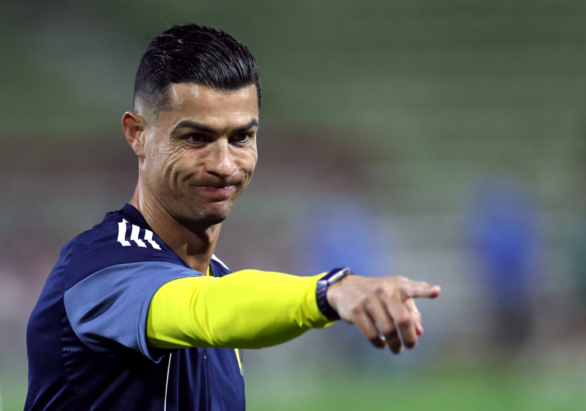 손흥민 사랑해! '엄지척' 호날두 흡족 "박지성 맨유 시절부터 나의 우상…