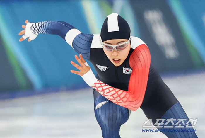 빙속 기대주 이나현, 세계선수권 500ｍ 1차 레이스 5위…김민선은 10위