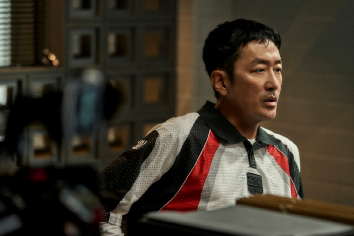 하정우, '건물주'로 19년 만에 안방 복귀..절박한 영끌 건물주로 파격…