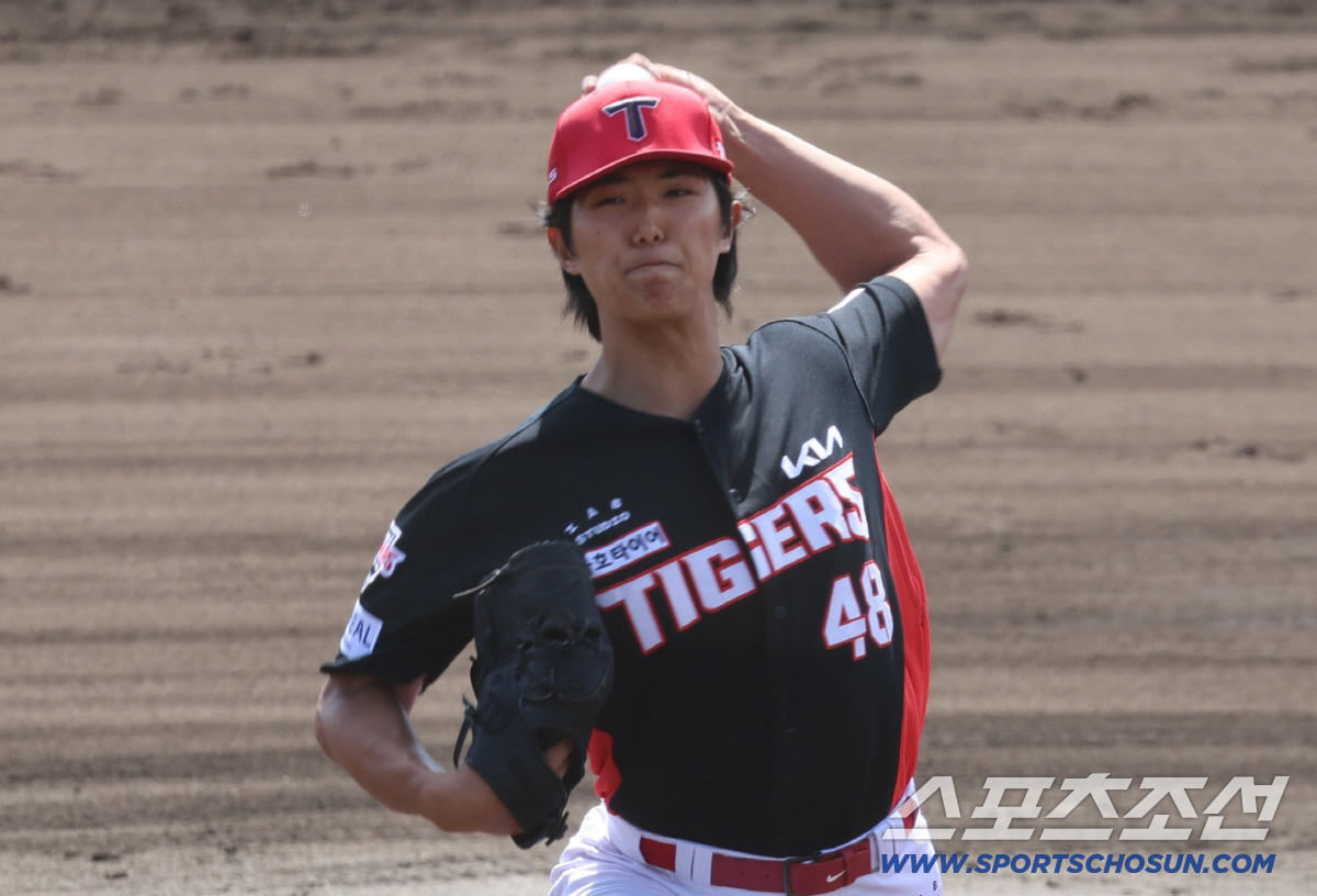 제구만되면 국대 에이스인데... '45개로 3이닝 노히트' 시즌때도 이렇…