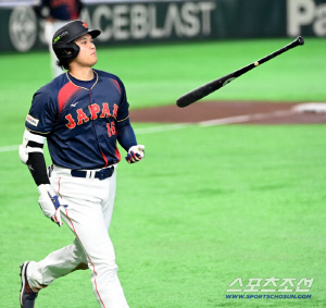 '그저 오타니' 일본 세계 최강인 이유다…1조400억 클래스, 만루포로 증명했다