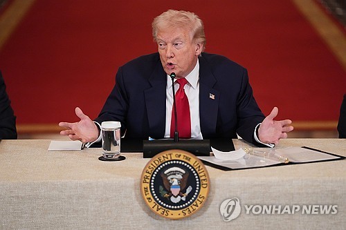 트럼프 "이란, 실질적 군사력 완전히 소멸…美 아주 잘하고있어"