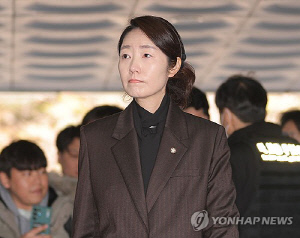 '1억 공천헌금' 강선우 구속 후 첫 경찰 조사