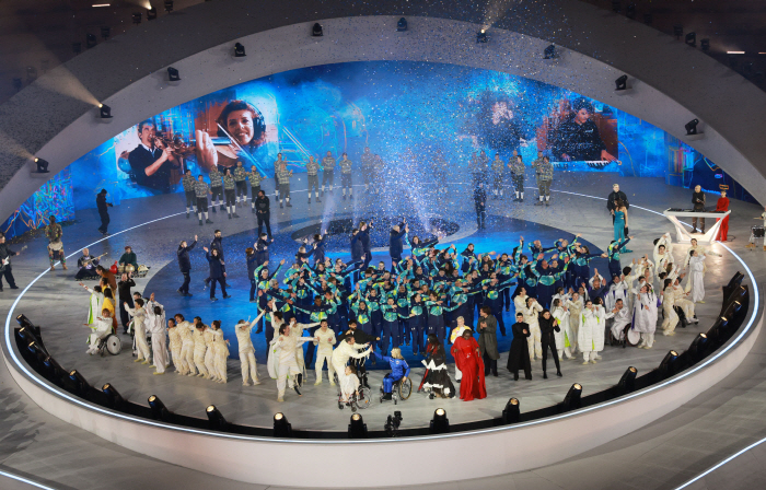 "韓선수단 15번째 입장...러시아 12년만의 컴백" 밀라노-코르티나 패럴림픽 10일간의 열전 개막[밀라노-코르티나 현장]