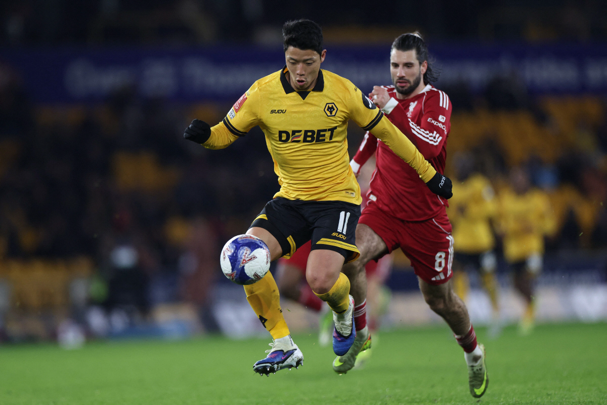 '황소가 돌아왔다!' 황희찬, '페라리 논란+부상' 겹악재 딛고 강호 리…