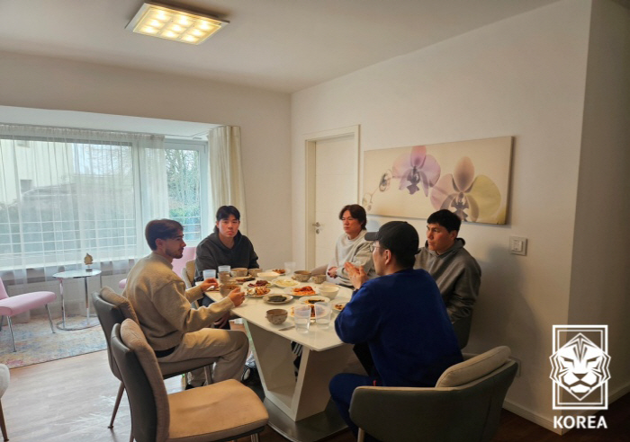 "홍명보호 3선 MF 또 부상 눈물" 혼혈MF 카스트로프, '만점 수비'…