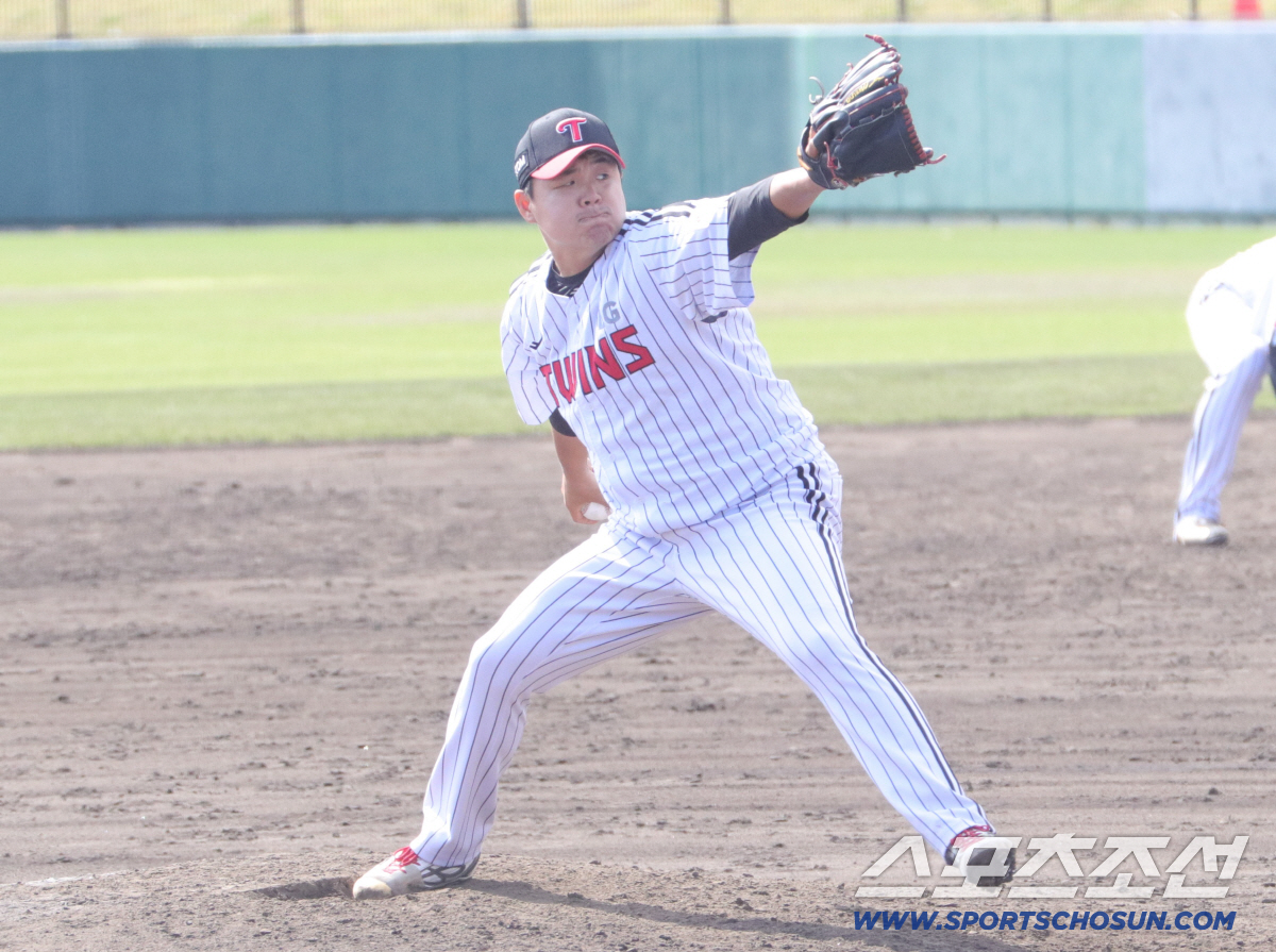 LG와서 캠프 첫 완주의 성과는 2G 무실점. 52억 FA의 조용한 자신…