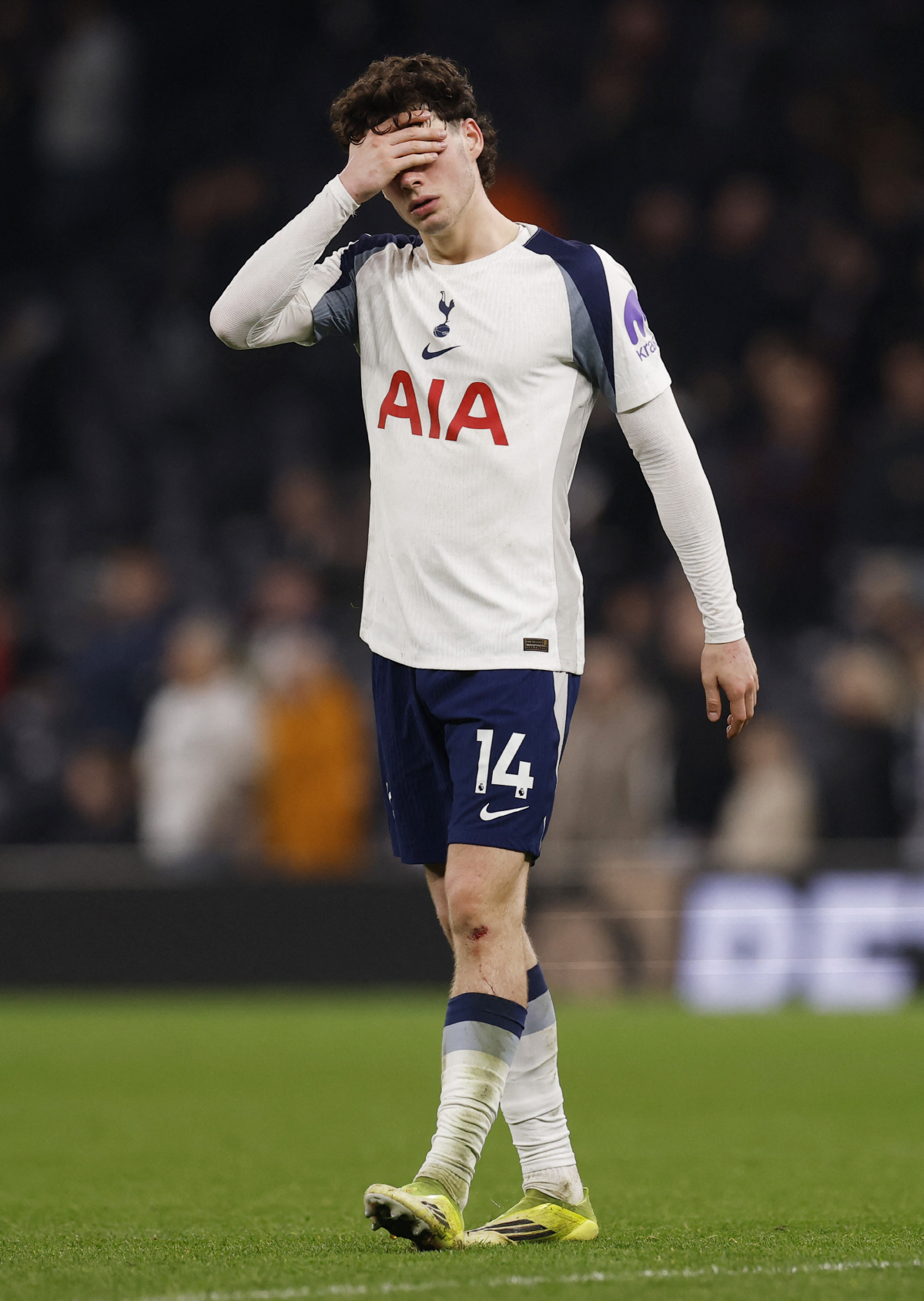 "캡틴 SON 대체자 NO, 2006년생이 에이스?" 토트넘 비판 폭발……