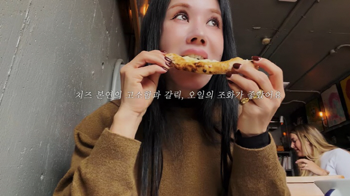 '20대 몸무게' 엄정화, 일본서 '폭식급 먹방'..