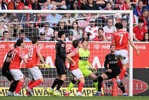 '한국인 헤더 장인!' 이재성, '발보다 정확한 이마'로 석 달 침묵 끊었다…마인츠는 또 무승부