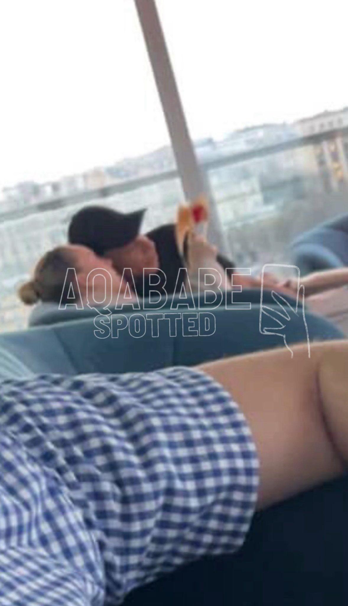 '깜짝 독점 보도' 음바페 키스하다 들켰다, 2500만 팔로워 미녀 배우…