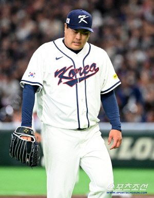 '통한의 피홈런' 류현진 땀 뻘뻘 3이닝 1실점…'2G 17득점' 방망이 침묵, 4회 곽빈 투입[도쿄 현장]