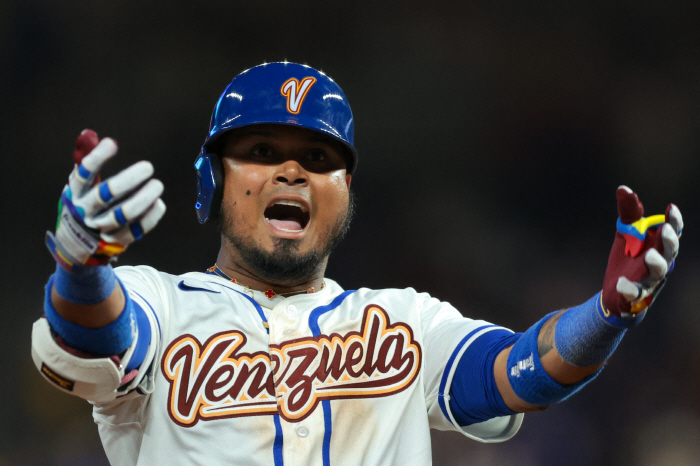 "시대를 잘못 만난 타격왕" 절친도 경악! 이정후 동료 멀티홈런 괴력, WBC 첫 역사 썼다