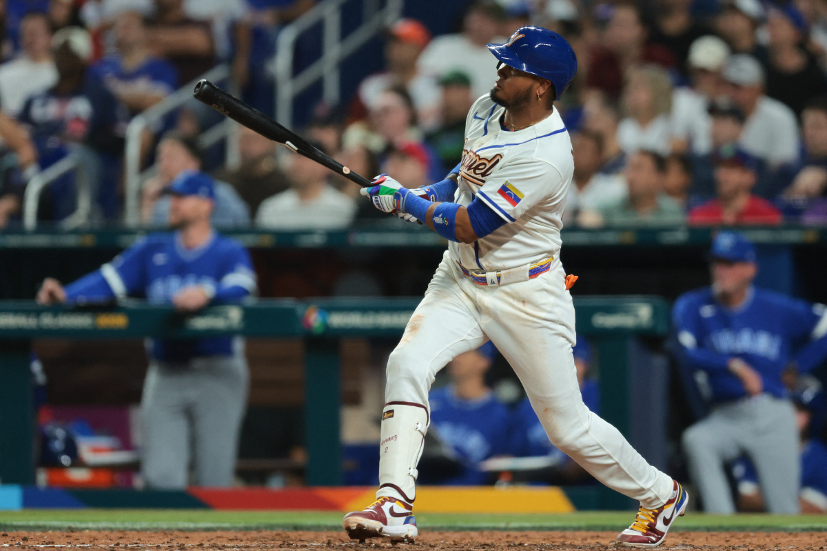 "시대를 잘못 만난 타격왕" 절친도 경악! 이정후 동료 멀티홈런 괴력, …