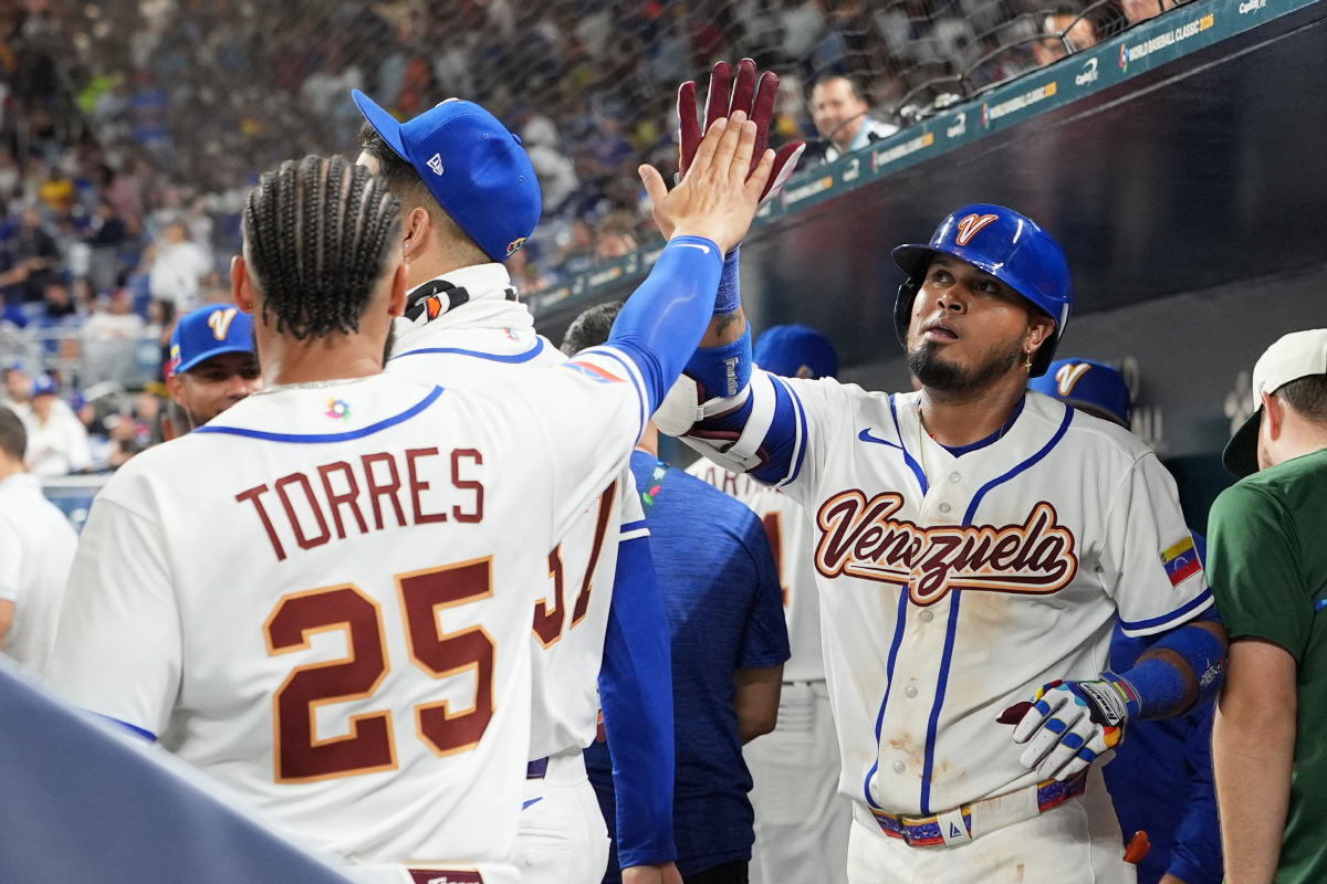 "시대를 잘못 만난 타격왕" 절친도 경악! 이정후 동료 멀티홈런 괴력, …