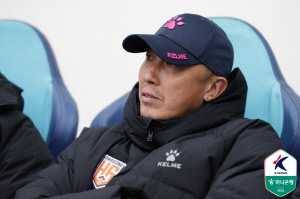 [현장라인업]'차두리의 새로운 창' 190cm 거구 스트라이커 페트로프 첫 선발 출격, 화성-김해 출정명단 발표