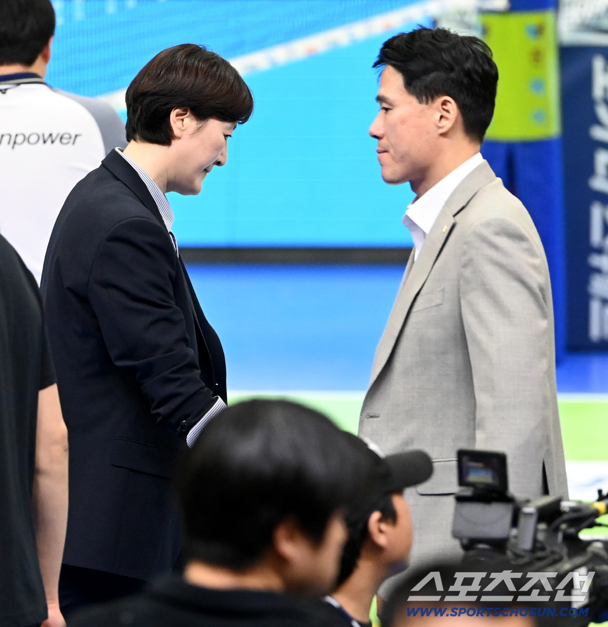 "효진아, 고생 많았어" 원클럽맨 레전드 향한 마지막 찬사, 하나로 모아…