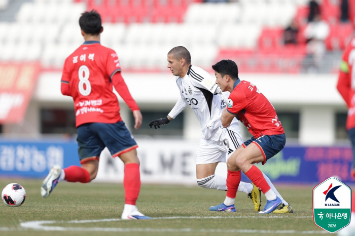 [현장리뷰]"모따가 '정정용 더비' 살렸다" '우승후보' 전북 현대 벼랑…