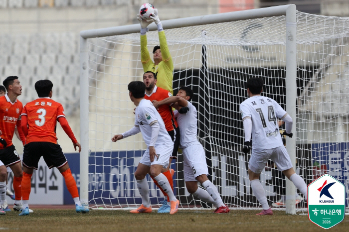 [K리그2 현장리뷰]"'2년차 두리볼' 놀랍다" 화성, '뉴페이스' 페트…