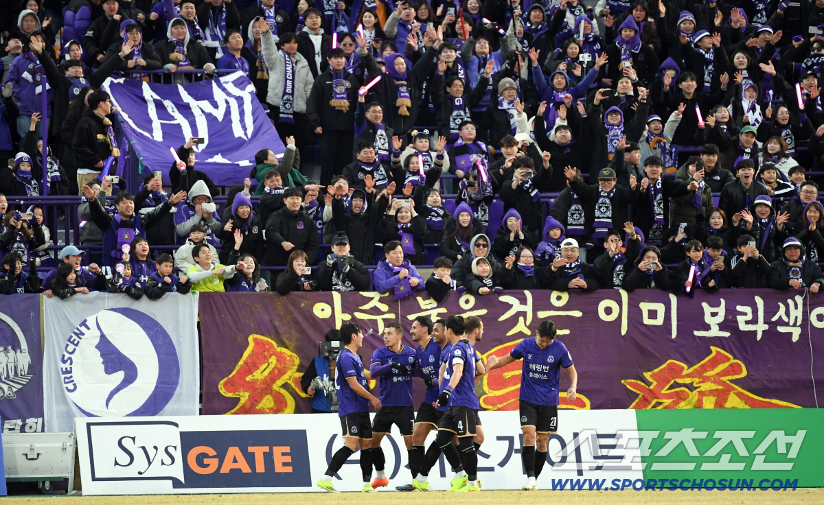 내가 바로 안양의 에이스! 'PK 선제골→극적 결승골' 마테우스 대활약.…