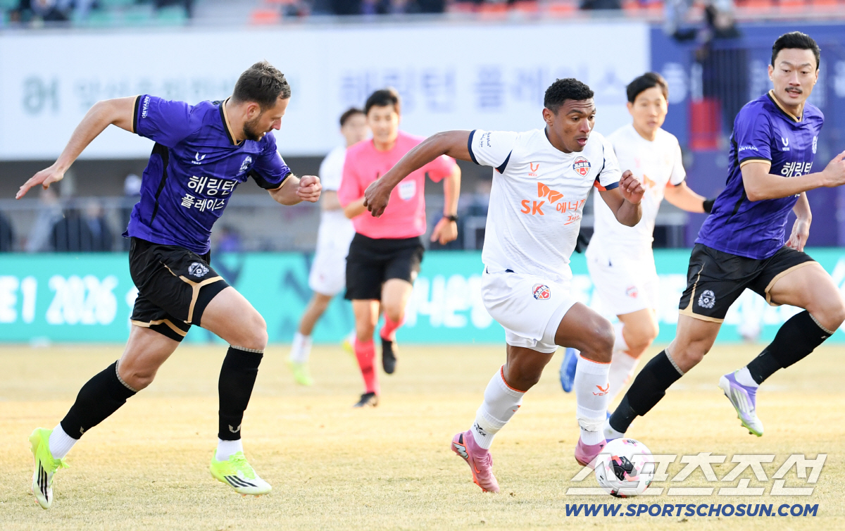 내가 바로 안양의 에이스! 'PK 선제골→극적 결승골' 마테우스 대활약.…