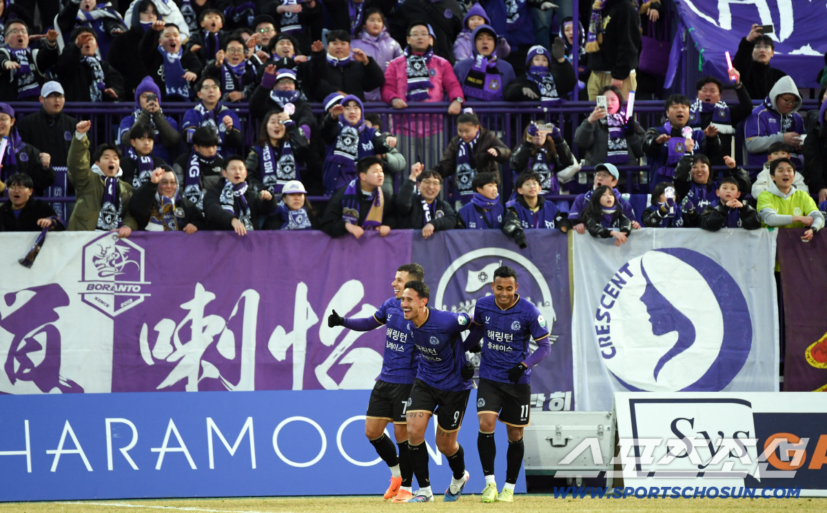 내가 바로 안양의 에이스! 'PK 선제골→극적 결승골' 마테우스 대활약.…
