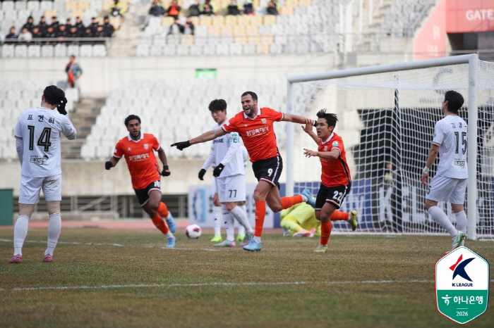 [현장인터뷰]"화가 많이 났다" 차두리 감독, '시즌 첫 승'에도 '불만…