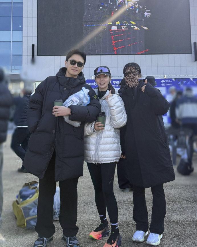 진태현, '입양한 딸' 뒤 수근대는 이들에 따끔한 일침 "보이기 위한 삶…