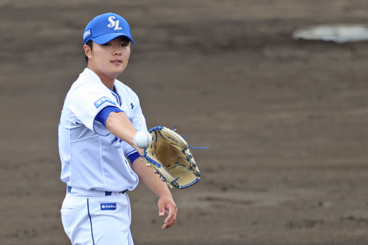 "주전 같은 백업 만들기 성공적", 부상속출 속 발견한 희망, 사령탑이 …