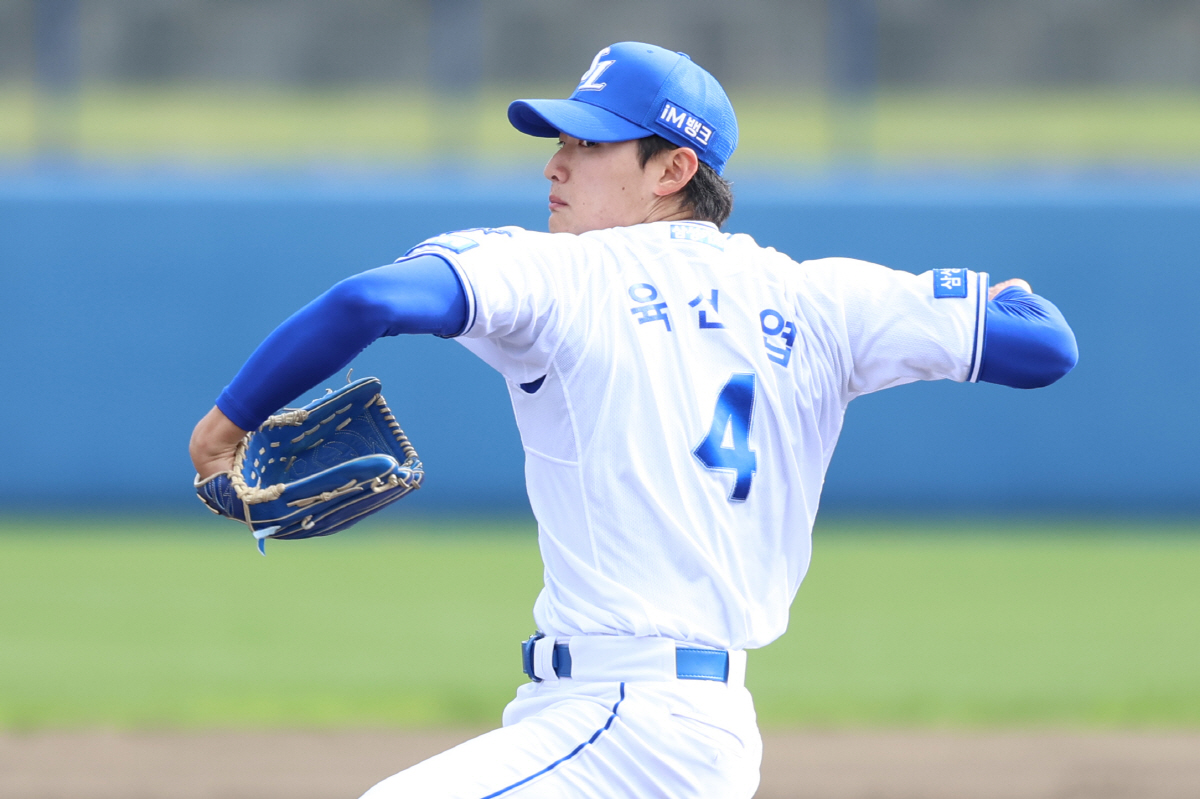 "주전 같은 백업 만들기 성공적", 부상속출 속 발견한 희망, 사령탑이 …