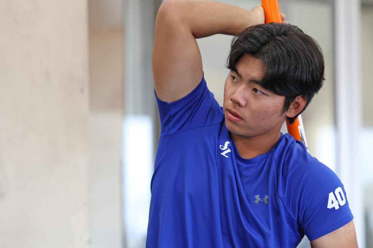 "주전 같은 백업 만들기 성공적", 부상속출 속 발견한 희망, 사령탑이 …