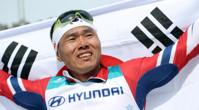 "신의현의 평창 미라클 8년후→김윤지의 금빛 미소"  대한민국은 동계패럴…