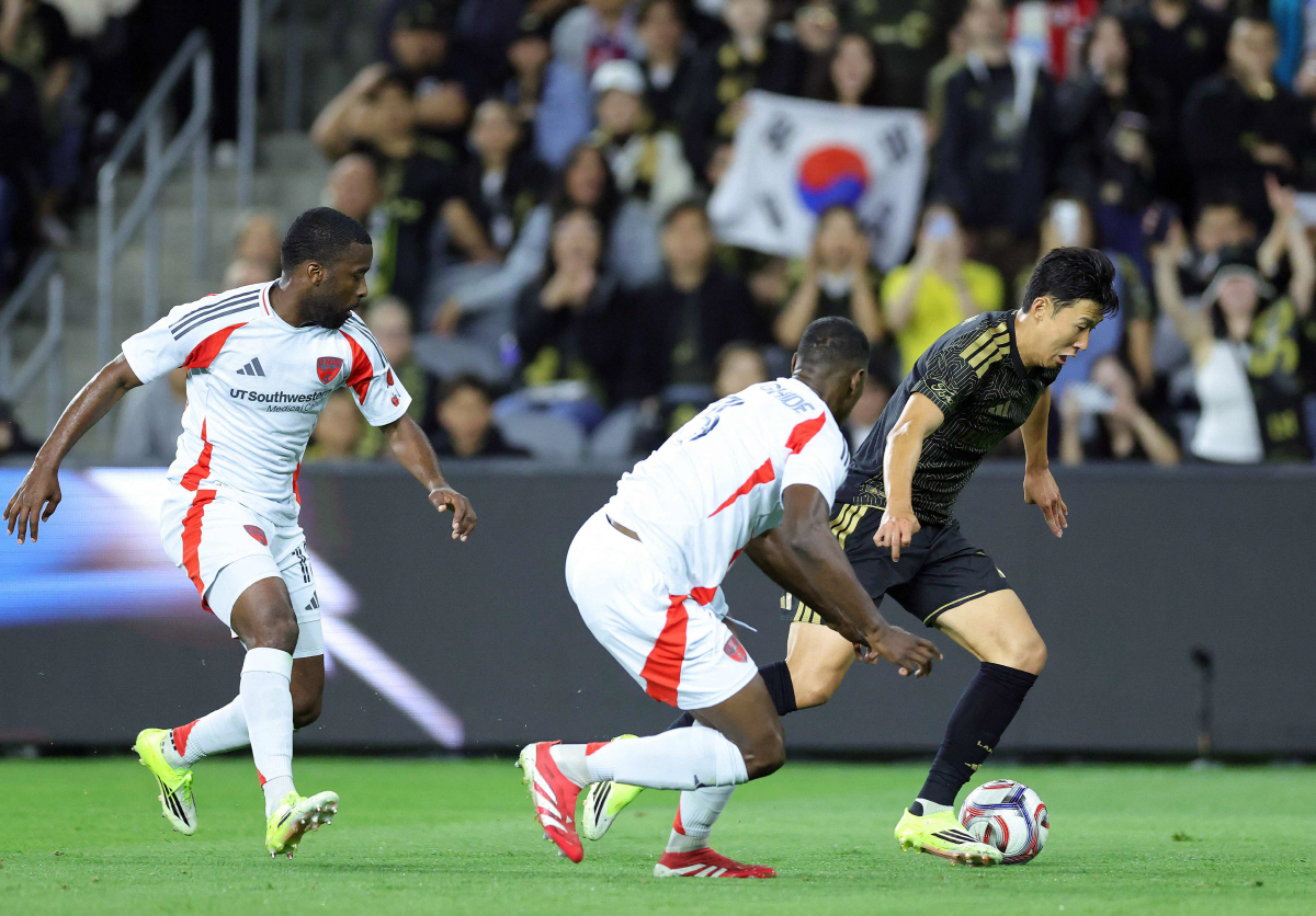 [오피셜]"역시 韓 축구 캡틴 SON, 새 역사 창조" 손흥민 풀 타임,…