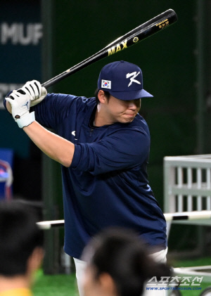 '0타석' 307억 최고액 거포 봉인 미스테리…'1할 타격' 마이너 홈런왕, 여기서 꼬였다