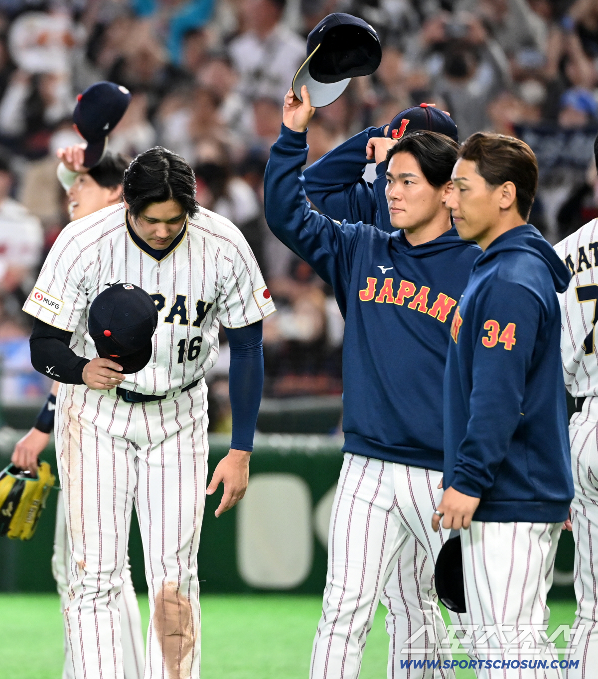 7일 일본 도쿄돔에서 열린 WBC(월드베이스볼클래식) 한국과 일본의 경기. 한국이 일본에 6대8로 패했다. 승리한 일본의 오타니가 한국 더그아웃을 향해 인사하고 있다. 도쿄(일본)=허상욱 기자 wook@sportschosun.com/2026.03.07/