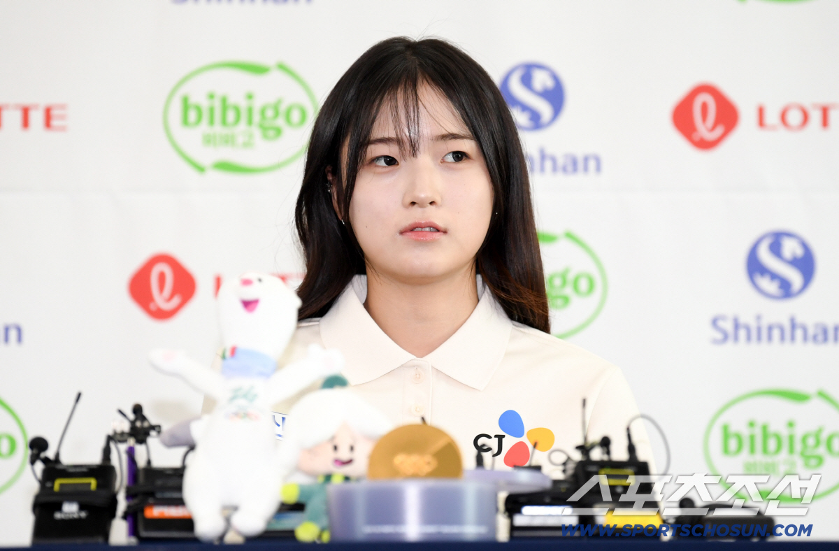 "포기하지 않고, 끝까지 하면 다 이뤄질 수 있어" '설상 첫 金' 최가…