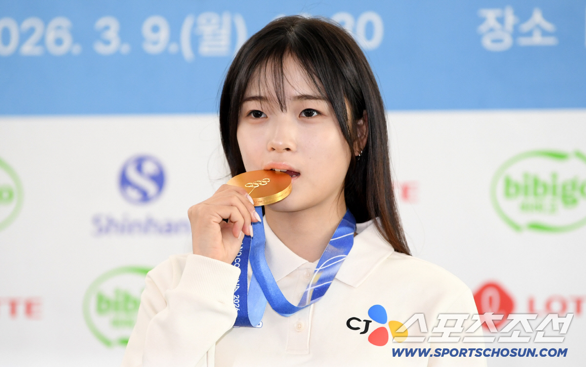 "포기하지 않고, 끝까지 하면 다 이뤄질 수 있어" '설상 첫 金' 최가…