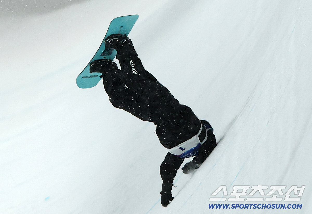 "포기하지 않고, 끝까지 하면 다 이뤄질 수 있어" '설상 첫 金' 최가…