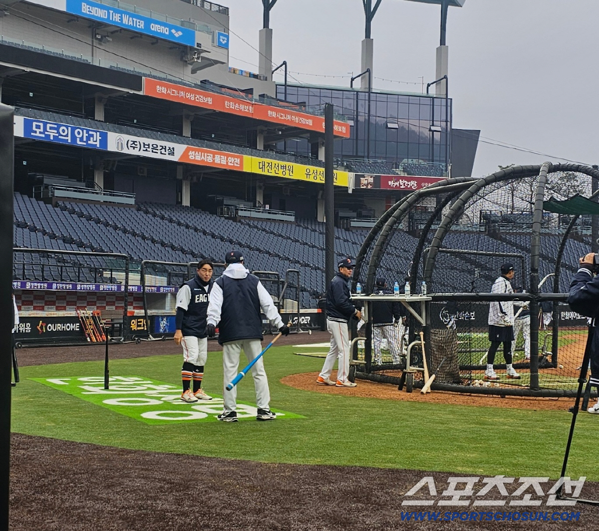 '최후의 FA' 손아섭, 1군 생존 시험대 올랐다…김경문 감독 "좌익수로…