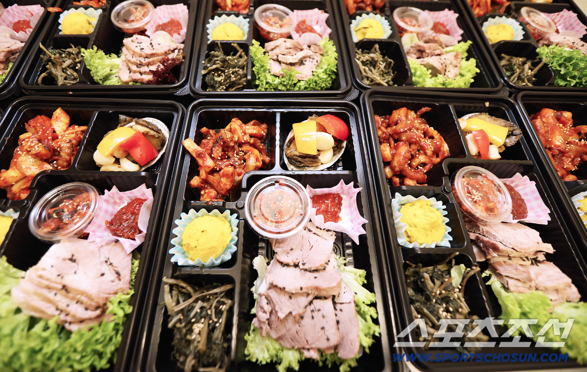"한국인은 밥심!" 동계패럴림픽 팀코리아 급식지원센터 한식도시락 인기폭발…