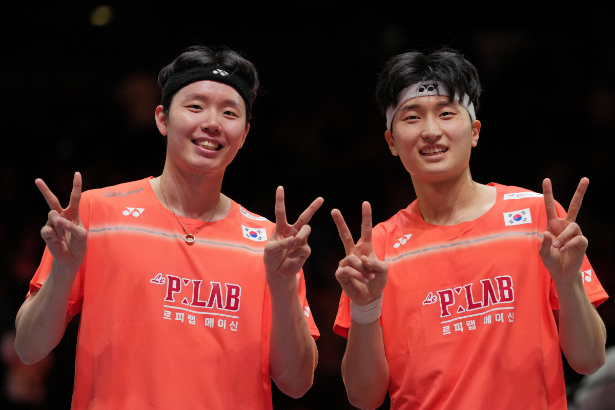 "韓 배드민턴 역사!" '세계랭킹 1위' 서승재-김원호, 40년 만의 '…