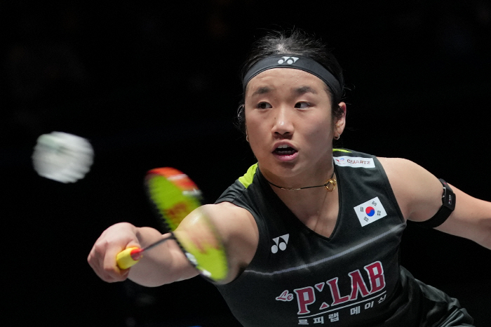 '최강의 품격' 中 2인자에 金 내준 안세영 "더 강해져 돌아오겠다"→'전영오픈 첫 우승' 왕즈이 "내가 이겼다는 것이 믿기지 않는다"